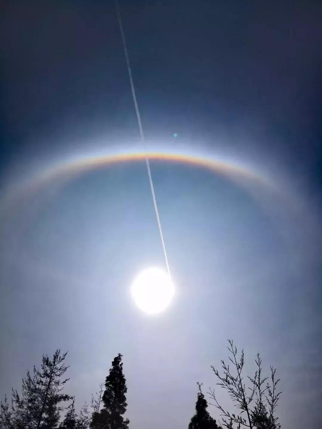 今天的太阳很特别，网友调侃：有妖怪！懂的人笑了：日晕三更雨