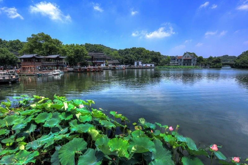 郑州4月特价机票低至150元,12月成都出发白菜价机票大全