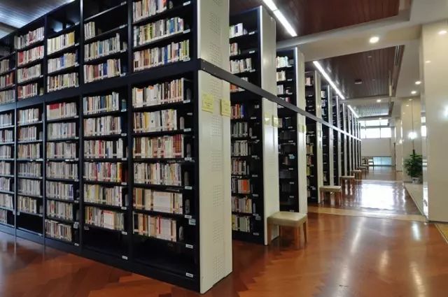 浙江图书馆怎么免费借书,24小时图书馆能够自助借书吗