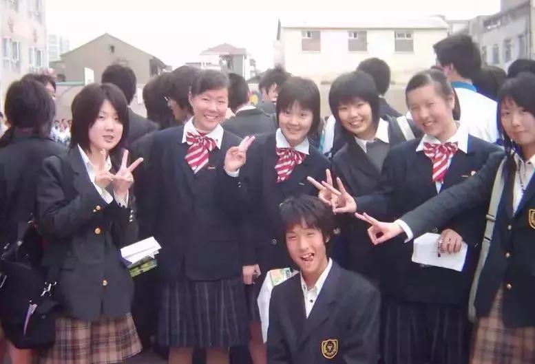上海小学校服大全,盘点全国各地小学校服
