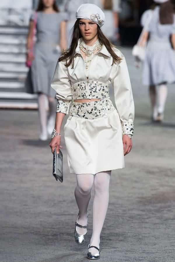 香奈儿巴黎时装秀价值多少,香奈儿巴黎皇宫大瀑布时装秀