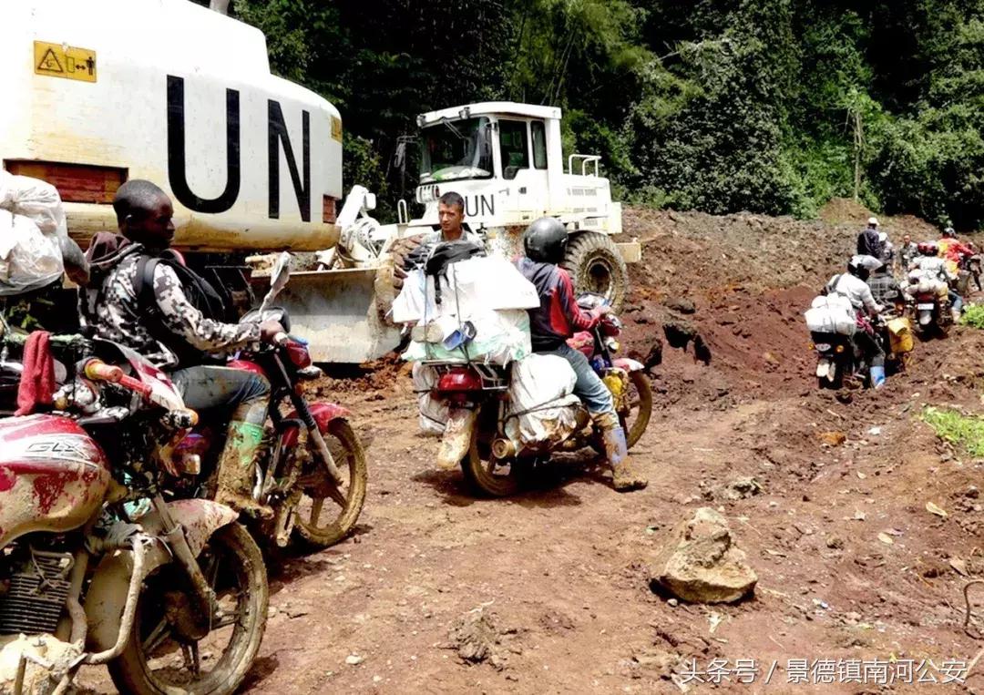 中国军人在危险面前从不退缩,在危险面前中国军人无所畏惧