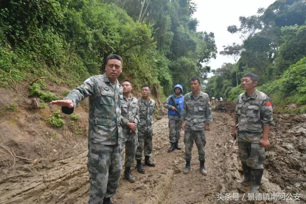 中国军人在危险面前从不退缩,在危险面前中国军人无所畏惧