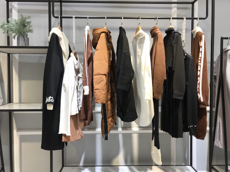 广州服装尾货批发市场怎么拿货,广州名牌衣服尾货批发市场在哪里