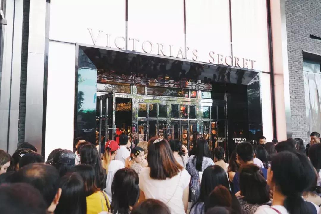 维密超模何穗高清大图,维密超模何穗身材