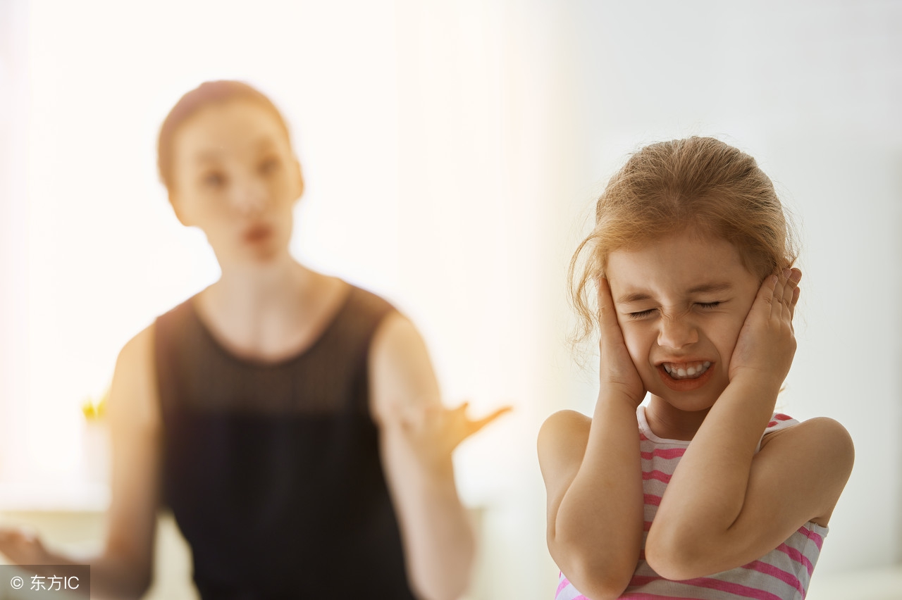 幼儿把异物塞进鼻子怎么教育,小孩把异物塞进鼻孔怎么办