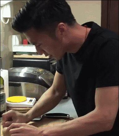 背起吉他的谢霆锋，才是我们记忆中的那个谢霆锋！