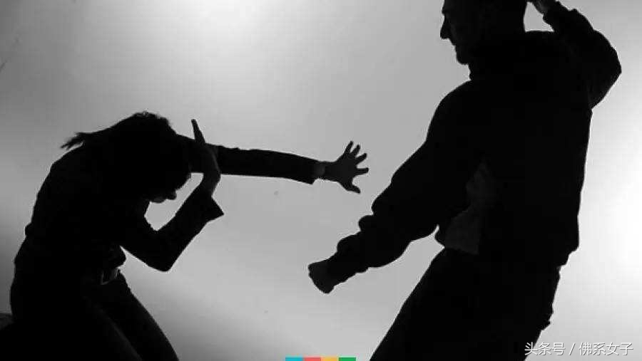 当你被家暴时如何有效的报警,当你遇到家暴男怎么办