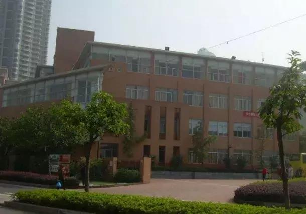 重庆这些“土豪”学校，从幼儿园开始就读不起了……
