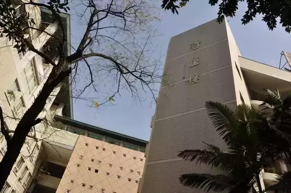 重庆这些“土豪”学校，从幼儿园开始就读不起了……