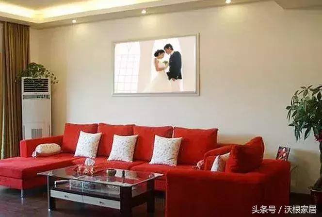 大白墙布置结婚,入户门正对墙能够挂结婚照吗