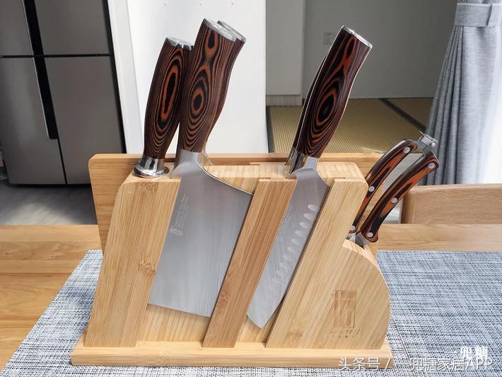 年轻人，谁不是一边感叹房子小，一边在小房子里拼命折腾？