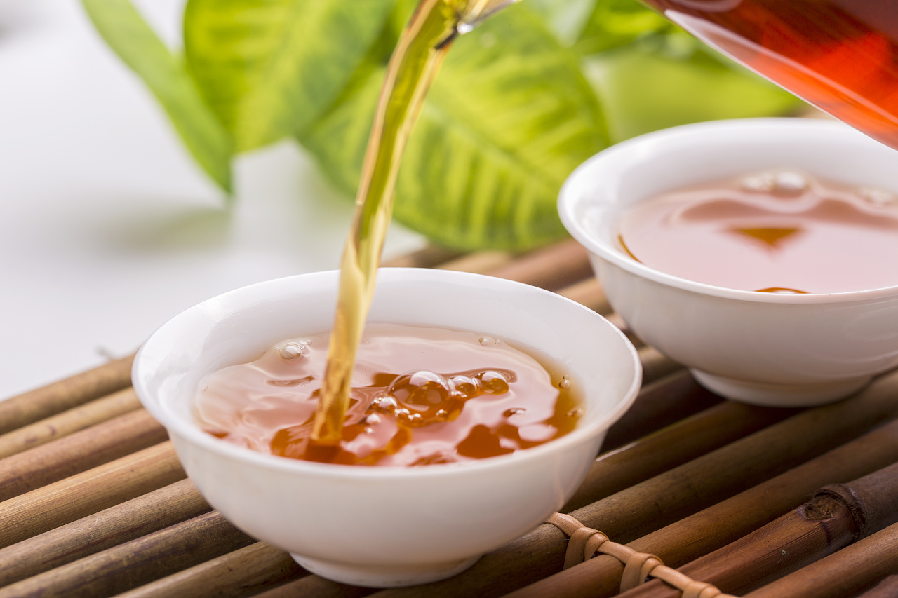 刀光剑影的职场，其实你缺一个会喝普洱茶的男朋友！