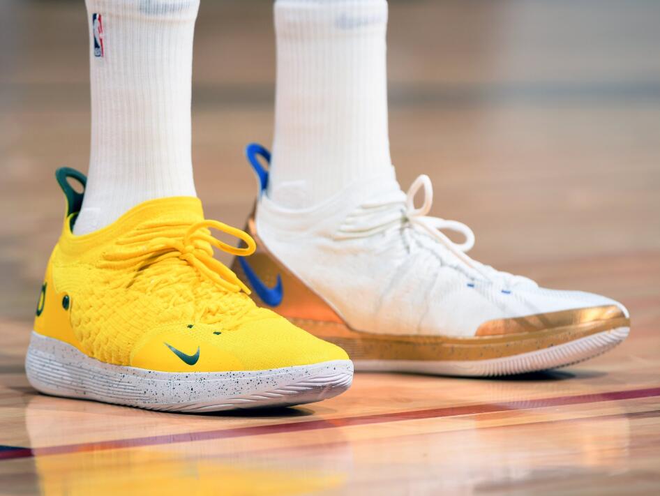 怎么看杜兰特kd11冰蓝真假,杜兰特季后赛不穿kd11