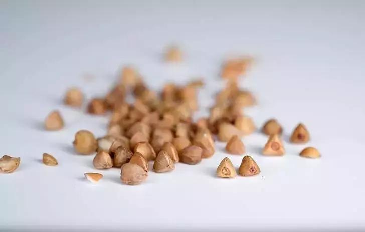 糖友睡前小零食这样吃准不升糖,血糖有点偏高吃什么零食最好