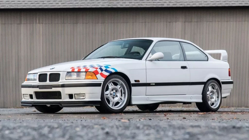 宝马m3历代车型发展回顾,宝马m32022款