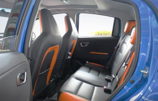 拒绝“妆”神弄鬼，TA凭借超高颜值竟成万圣夜里最亮眼大咖