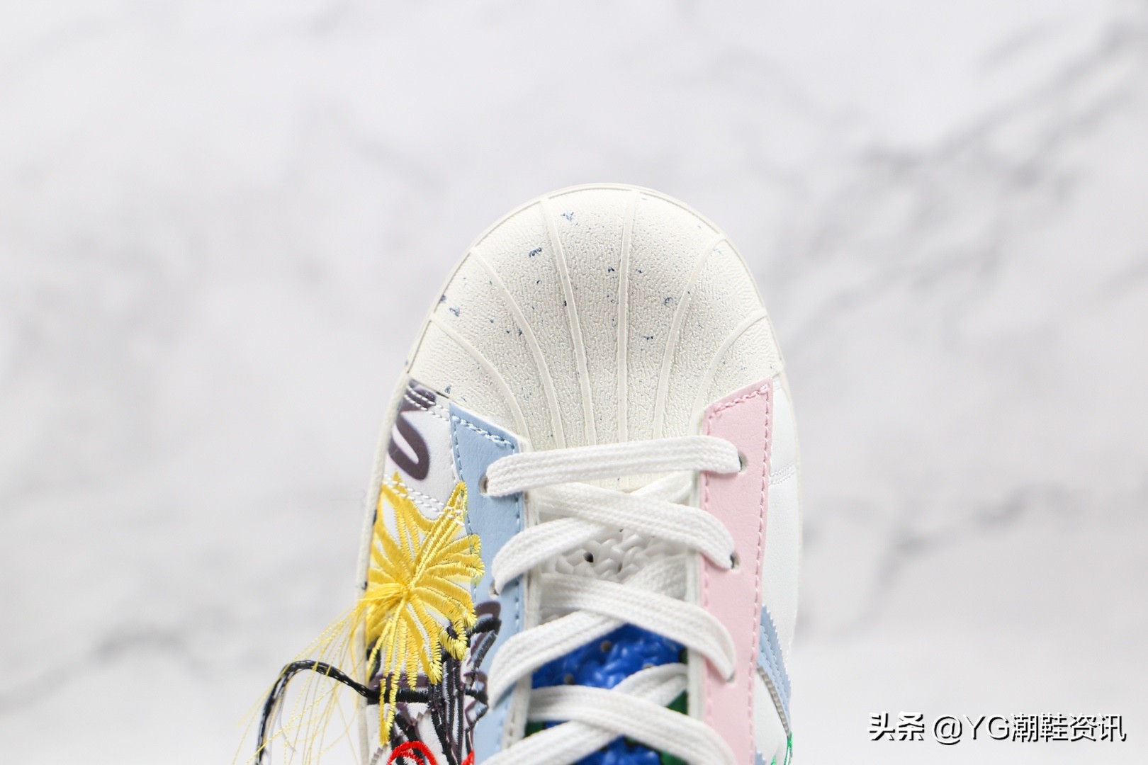 adidas阿迪达斯米灰色板鞋,阿迪达斯neohoops2.0白灰绿板鞋