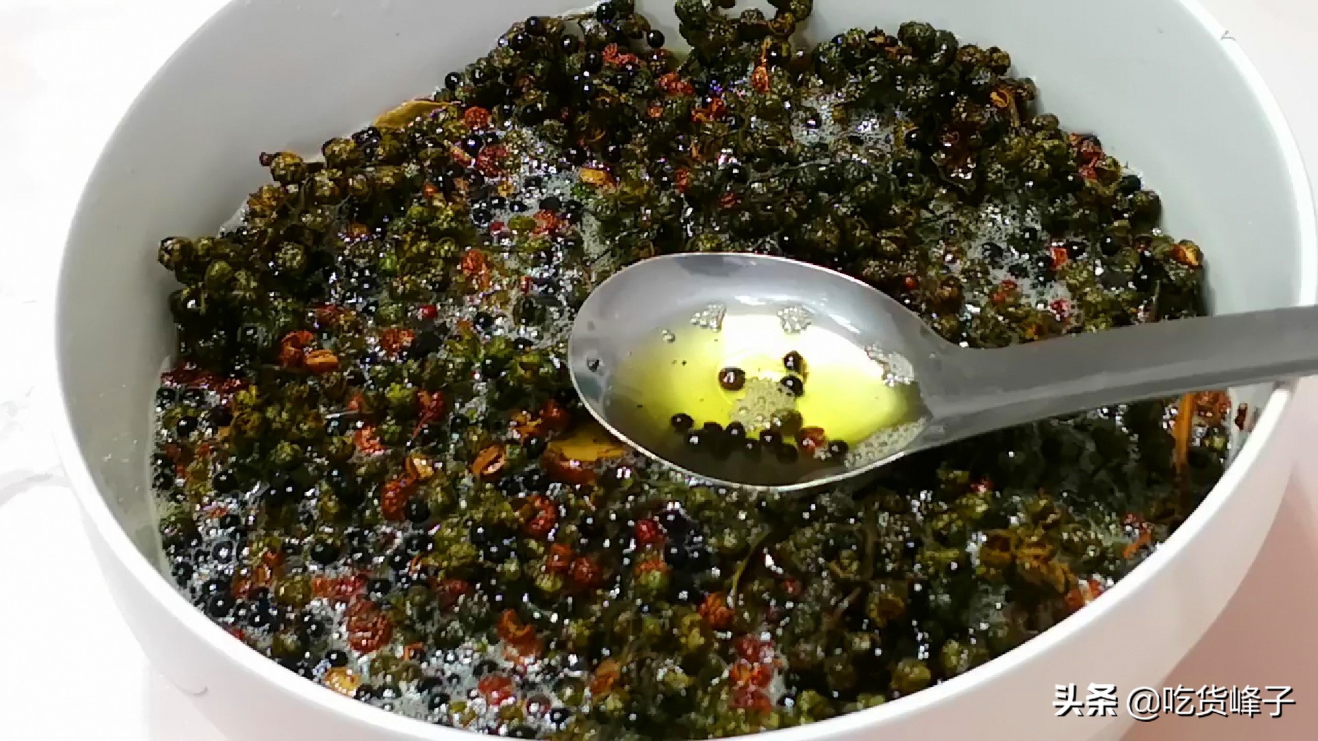 正宗鲜花椒油的做法和配方视频,正宗花椒油的做法