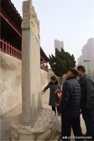 河北名人名企文学院行家学者深泽采风助力老区发展郝小学