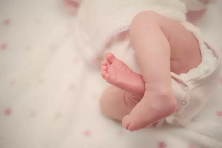 剖腹产和顺产哪个更痛些,孕妇顺产和剖腹产哪个更安全