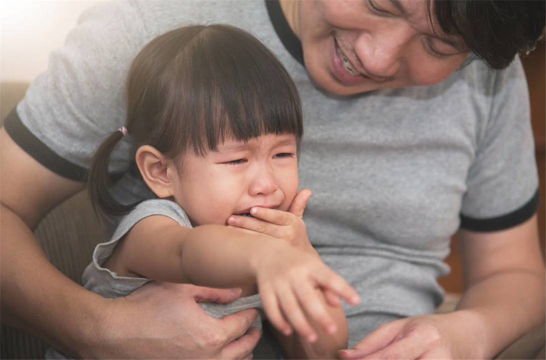 孩子遇事爱哭怎么办,孩子特别爱哭一点小事就哭