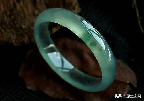 翡翠首饰搭配技巧,春季翡翠饰品搭配方法