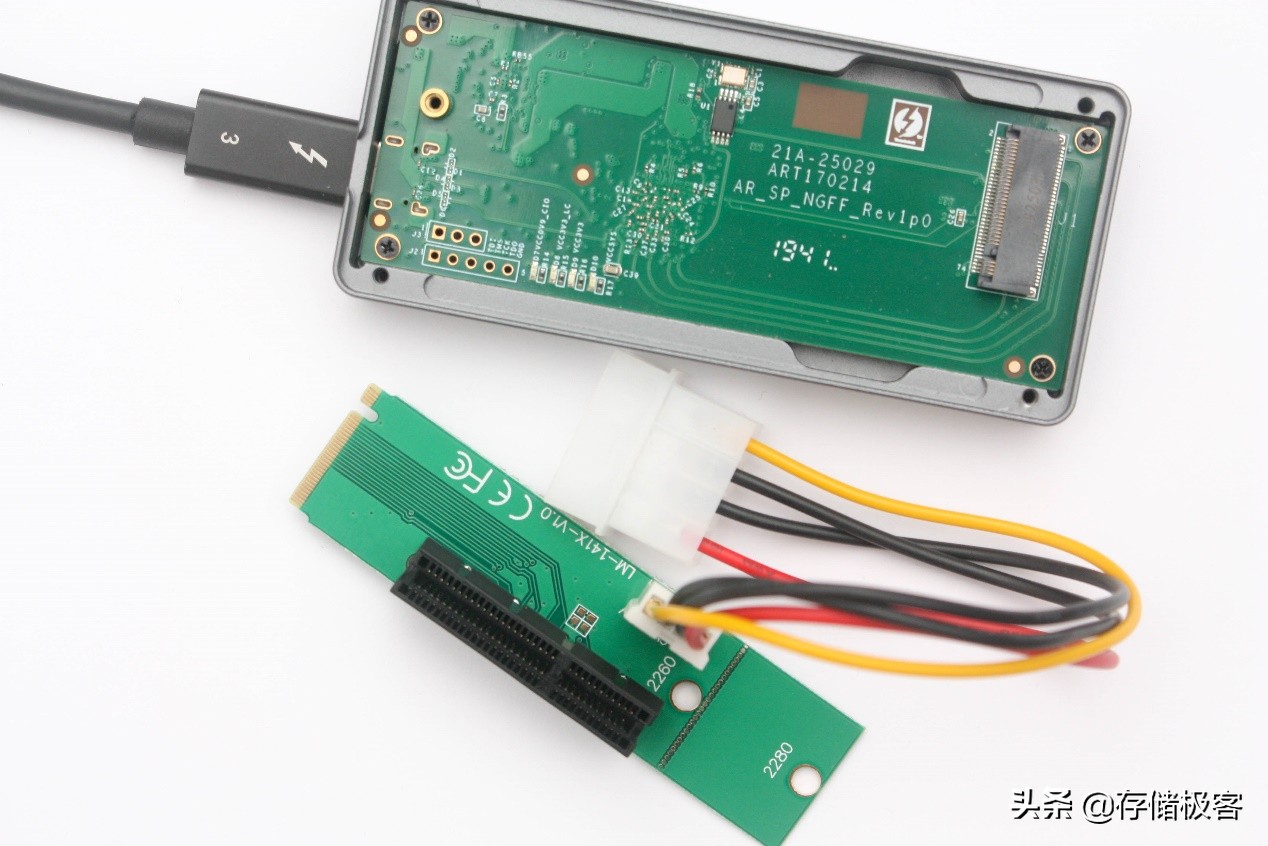 雷电3硬盘扩展,雷电3硬盘盒扩展坞横评