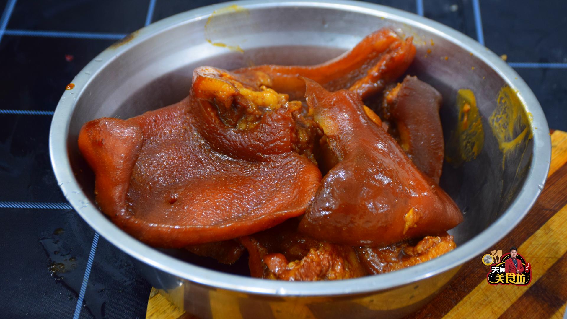 广东卤猪耳朵的家常做法,广东卤猪耳朵正宗的做法