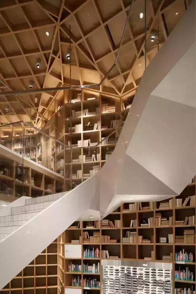 优衣库到路易威登,nike优衣库