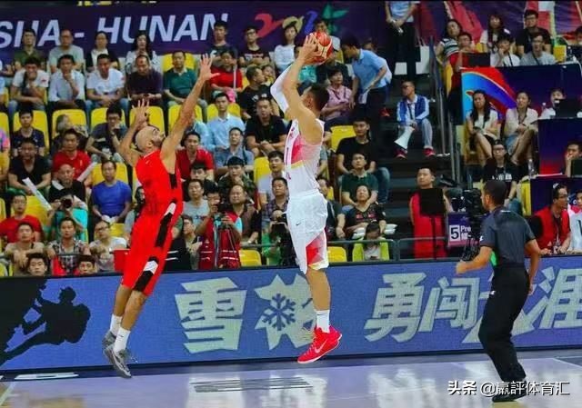 我们都欠易建联一个道歉，易建联不是男篮的遮羞布而是脊梁