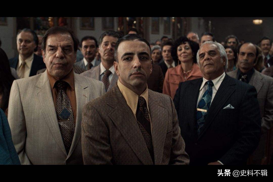 比黑奴地位还低下，曾经的最悲惨族群，如今却通吃美国黑白两道