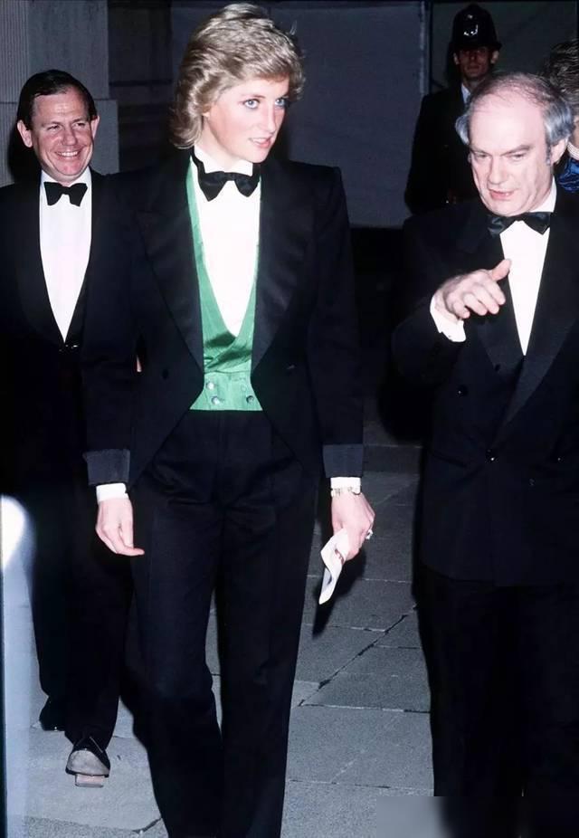 戴安娜王妃少女时期戴的珠宝,戴安娜戴过的首饰