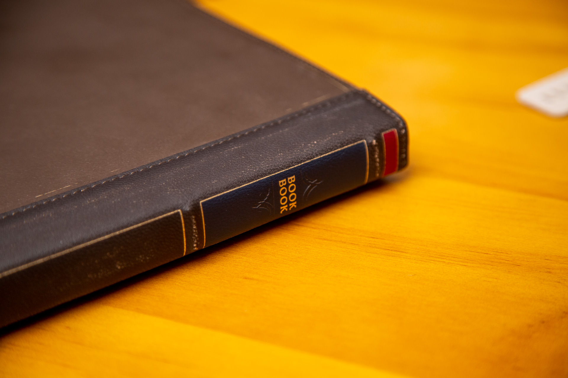 书房桌面价值5W？我的Mac桌面分享