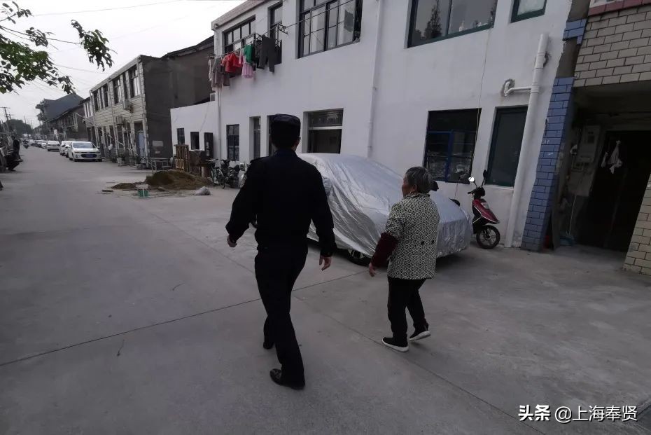 “我不认识路！莫得手机，也不记得号码怎么办？”西渡城管帮迷路阿婆寻家人