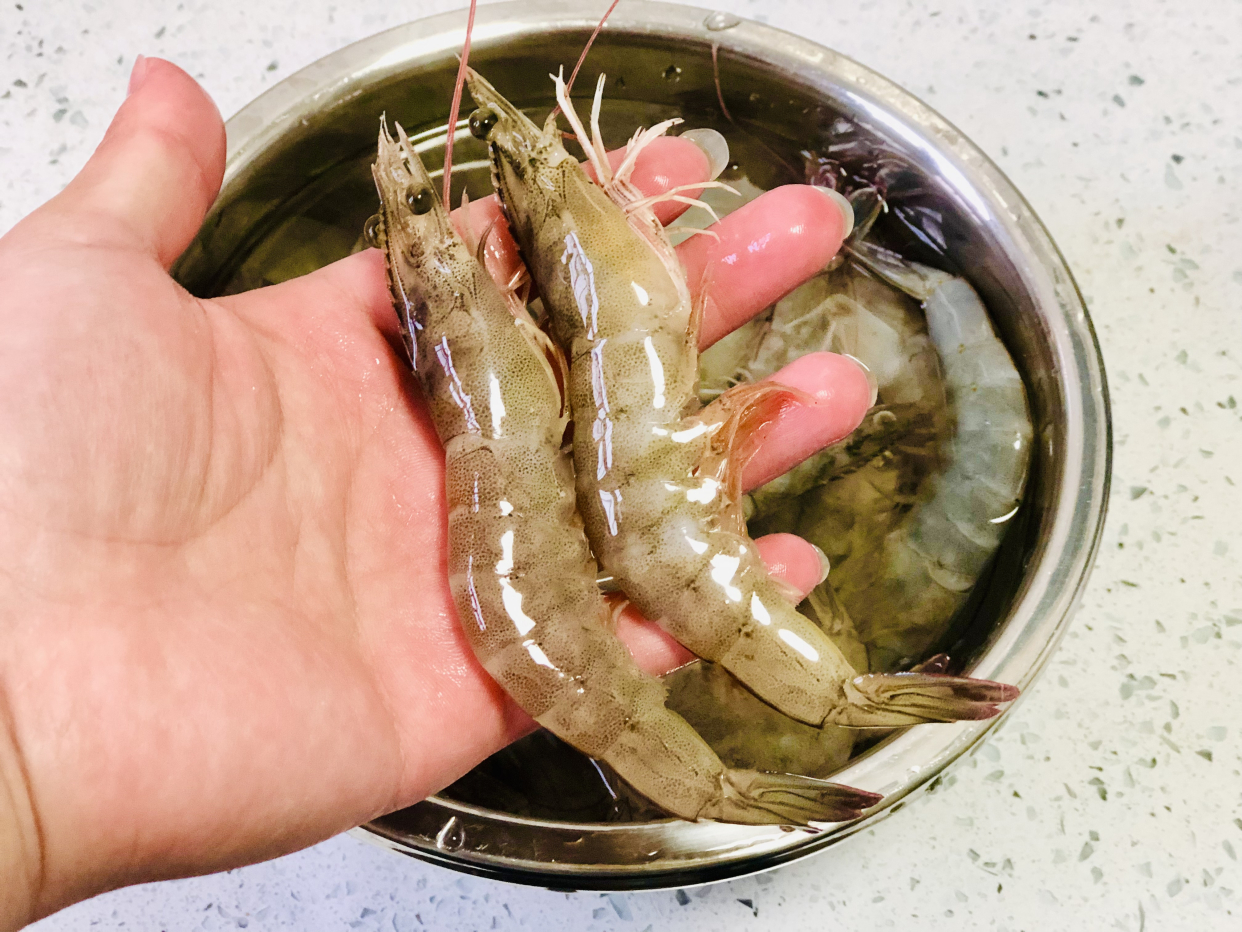 白水虾热水下锅还是冷水下锅,白水虾直接冷水下锅煮就能够了吗