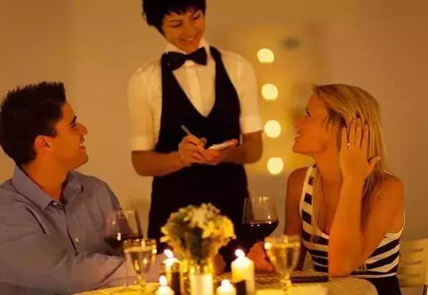 顾客说要退菜怎么解决,顾客要退菜服务员该怎么说