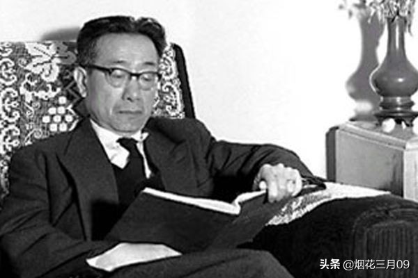 华罗庚数学一开始没学怎样赶超呢,华罗庚自学数学告捷的因素是什么