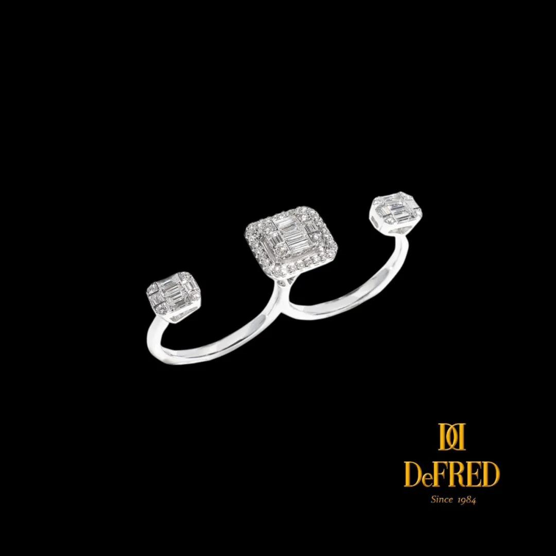 关之琳香港佳士得珠宝 (关之琳戴天价珠宝)