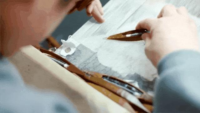 一群中国女工，做出比爱马仕还贵的奢侈品，拍出332万
