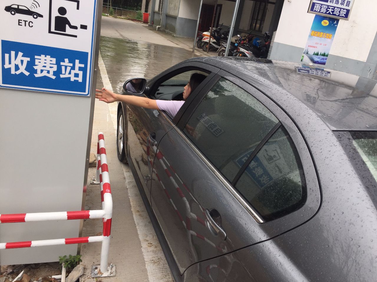 有驾驶证不敢上路有必要找陪练吗,有驾照不敢开车能够重新报班