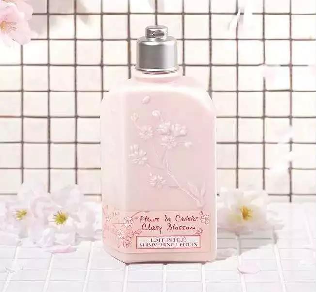 搭搭身体乳推荐,穿衣合体和穿衣自由