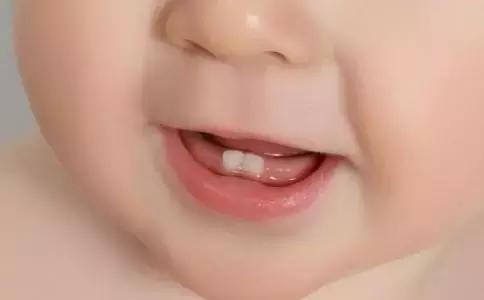 小孩常见的牙龈问题,小孩牙龈是什么颜色正常