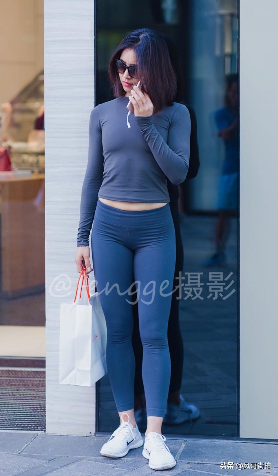 微胖女神瑜伽服街拍,街拍健身美女瑜伽照片图