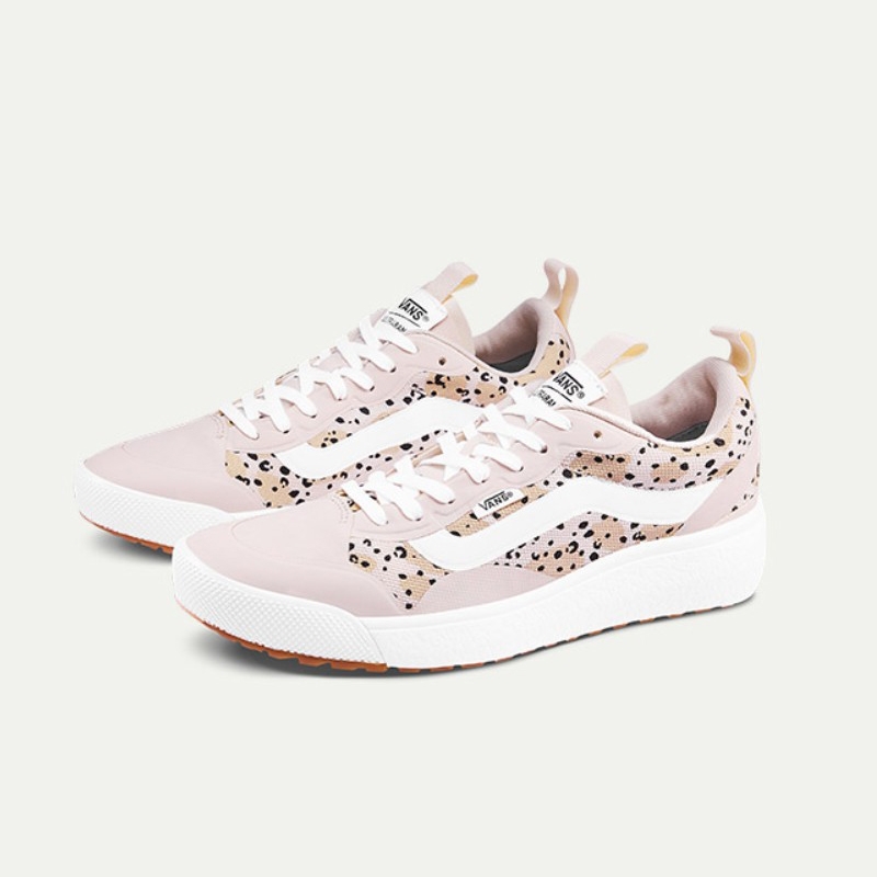 蒙上粉色豹纹滤镜的VANS，甜skr人！