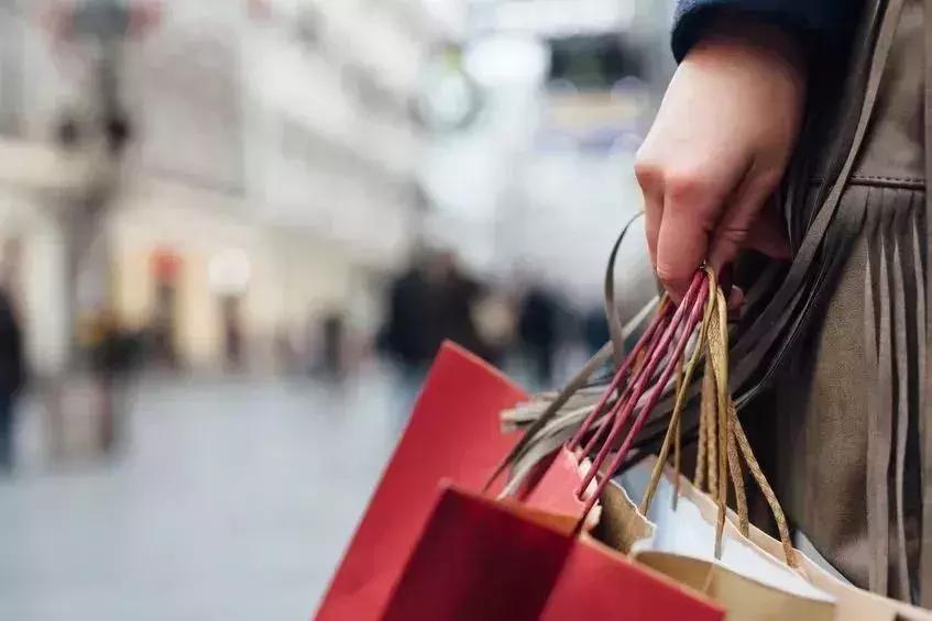 中美消费概念和奢侈品的区别,美国人对买奢侈品的看法