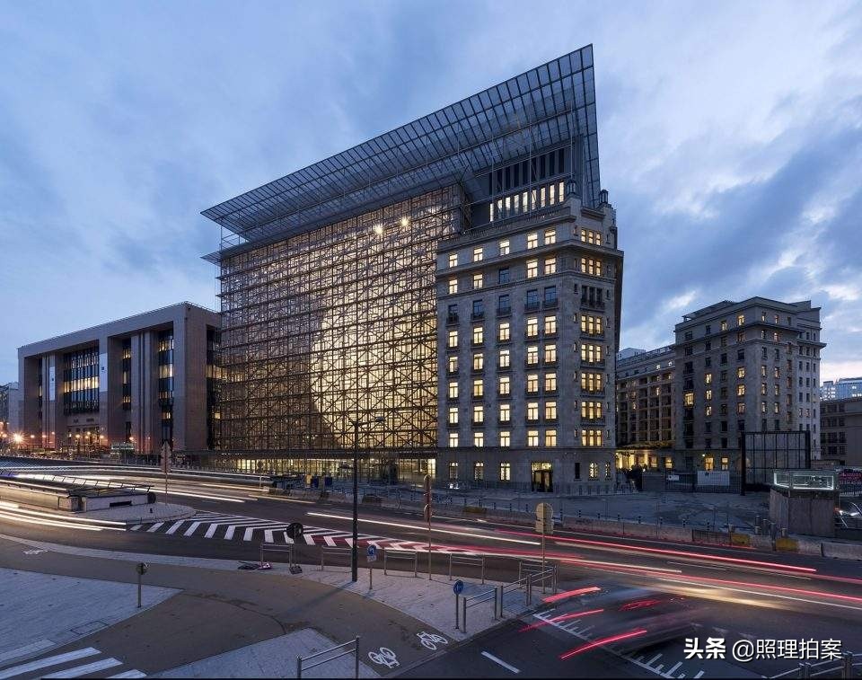 德国企业为何要送英国女王卫生纸，是怕她没钱买，还是为了蹭流量