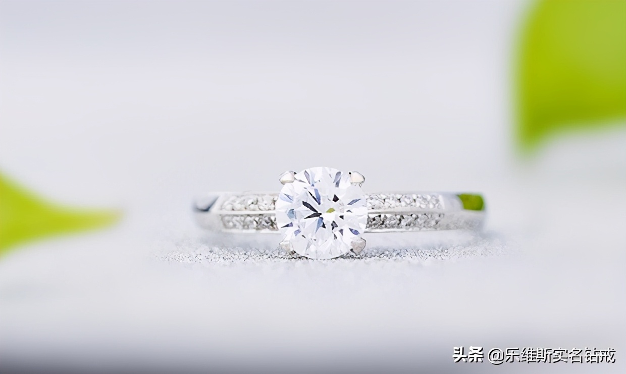 求婚钻戒和订婚钻戒能够用一个吗,订婚钻戒和结婚钻戒的区别