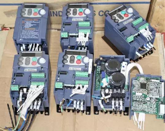 施耐德1.5千瓦的变频器接线端子图,变频器接线端子内部电路图