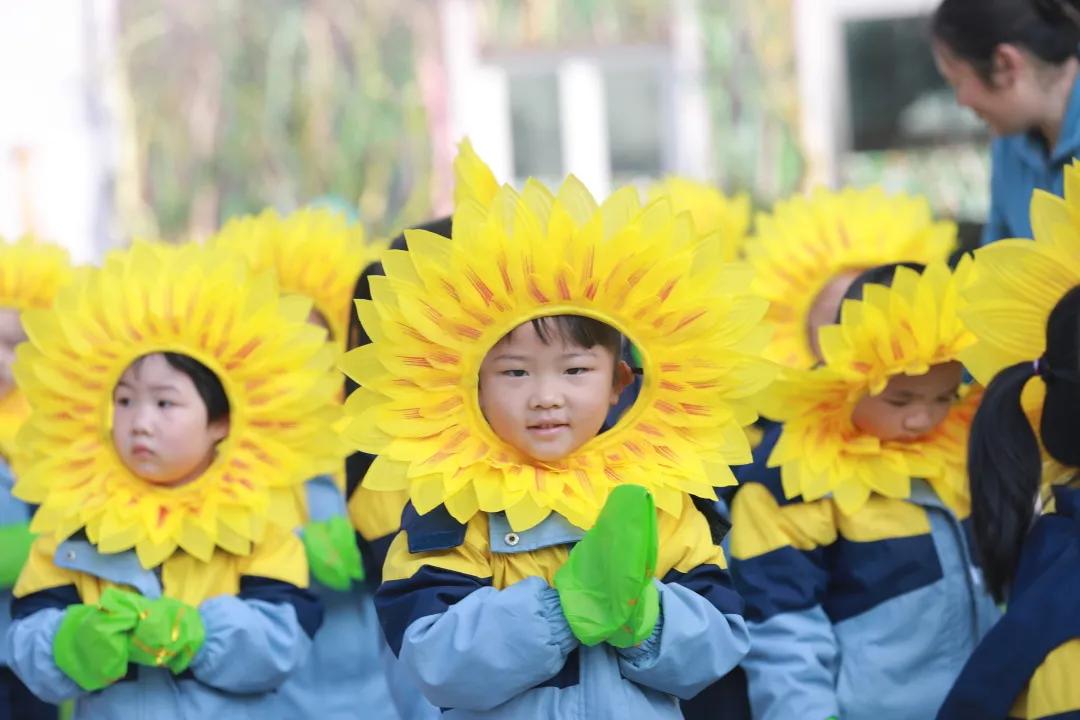 南京市浦口区凤凰幼儿园：放飞足球梦，我们都是小小足球运动员